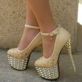 Sapato Salto Spike Dourado