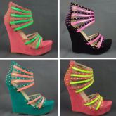 Sandália Neon Rebites
